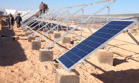 Boden-Solar-Montagehalterung, Stahlkonstruktion, Zink-Aluminium-Magnesium, U-förmige Photovoltaik-Halterung, korrosionsbeständige Solarpanel-Montagehalterung